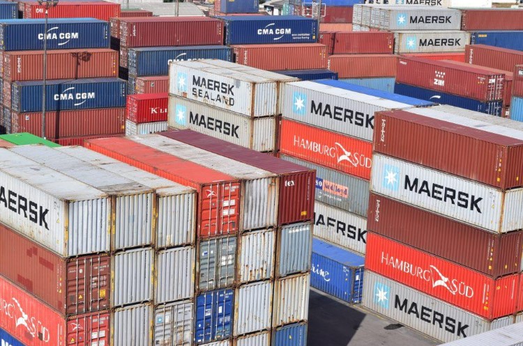 Why Should You Buy Used Shipping Containers?